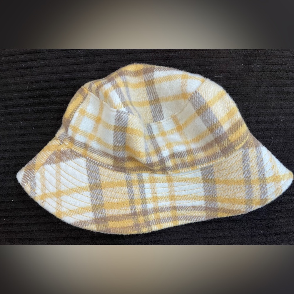 Ladies One Size Fleece Yellow Plaid Bucket Hat